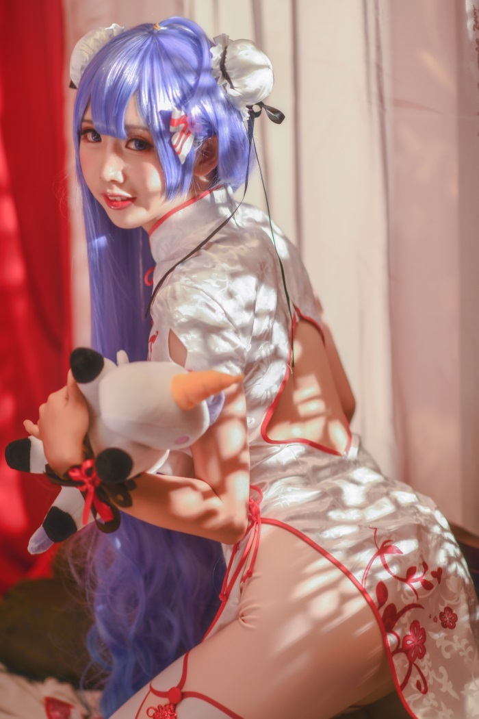 网红Coser@面饼仙儿 – 白丝旗袍 [20P/230MB]插图2