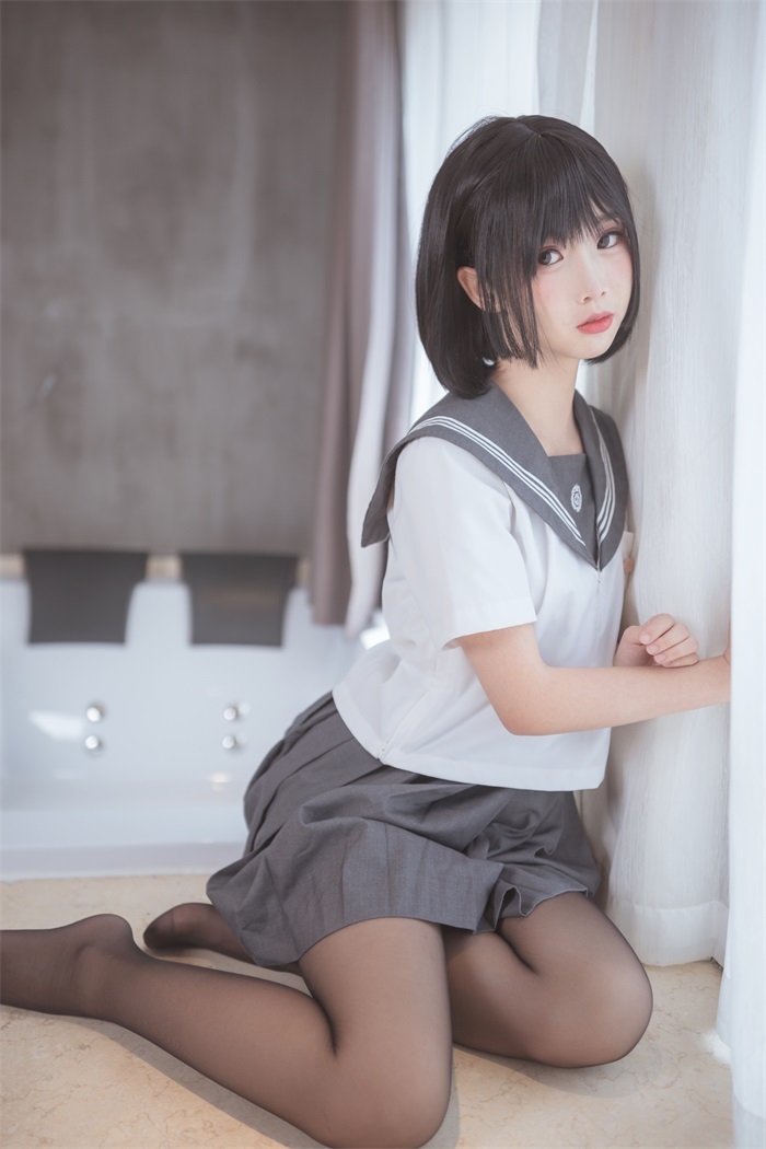 网红Coser@面饼仙儿 – 脑内少女 黑丝JK [25P/241MB]插图3