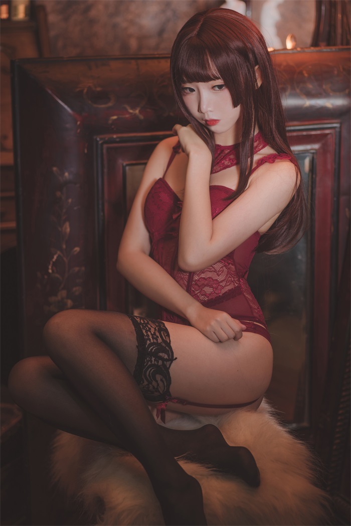 网红Coser@面饼仙儿 – 脑内少女 红色束衣 [22P/211MB]-萌图网