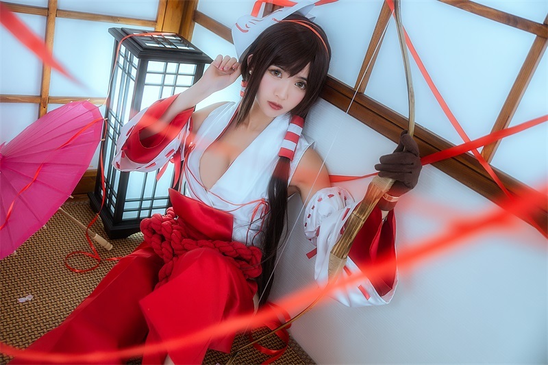 网红Coser@鳗鱼霏儿 – 红色巫女 [19P/142MB]插图2