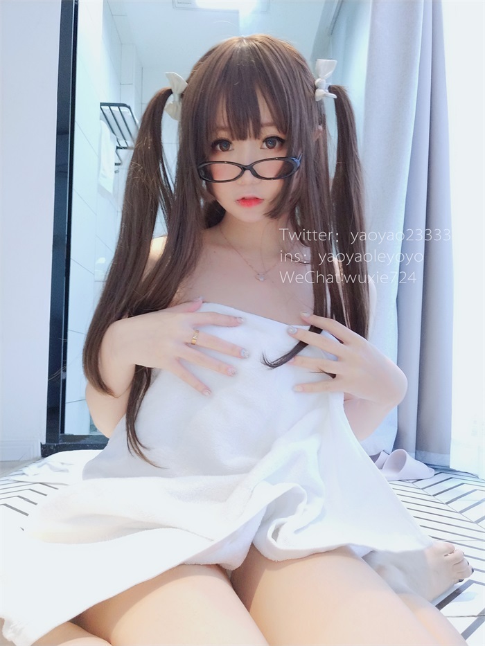 人气动漫Coser@软妹摇摇乐-浴巾俏皮篇 [48P/364MB]插图2