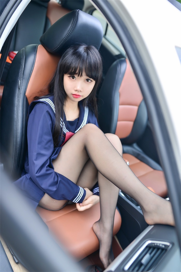 网红Coser@雪琪 – 车内JK [20P/93MB]插图2