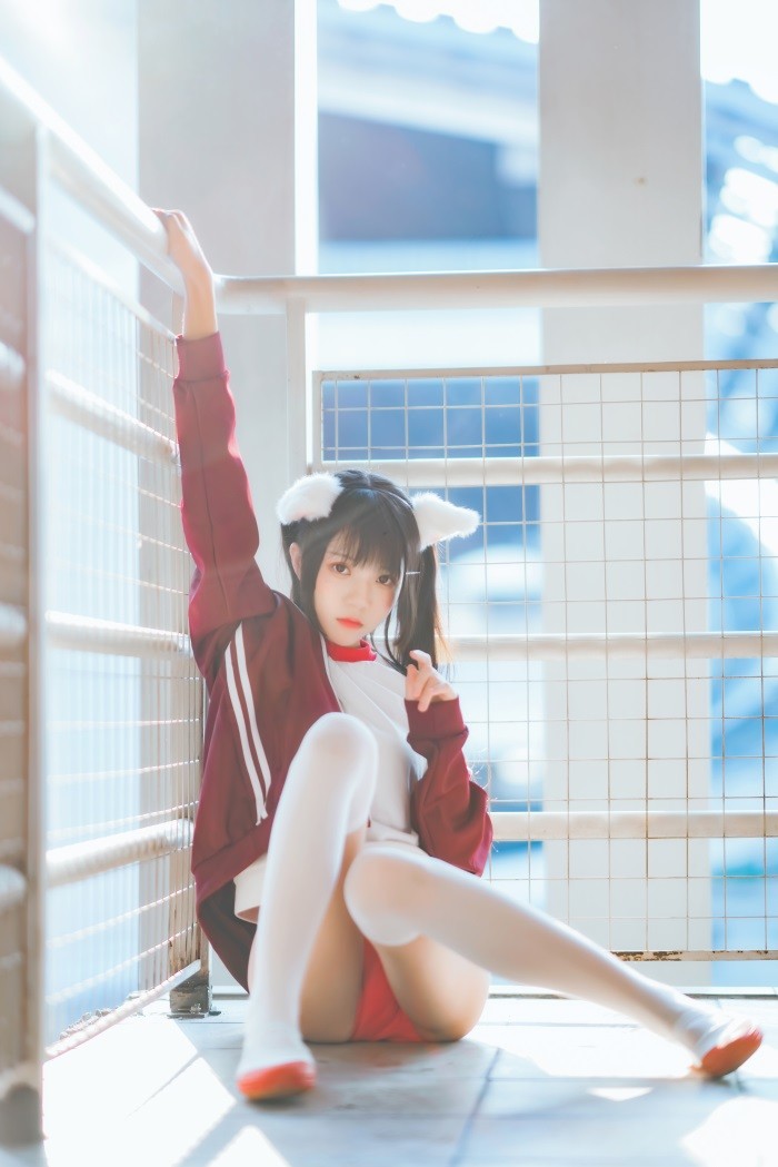 人气动漫Coser@桜桃喵 – 白丝加红色体操服 [44P/538MB]插图2