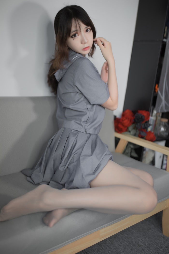 网红Coser@疯猫ss – 蓝灰JK [29P/180MB]-萌图网