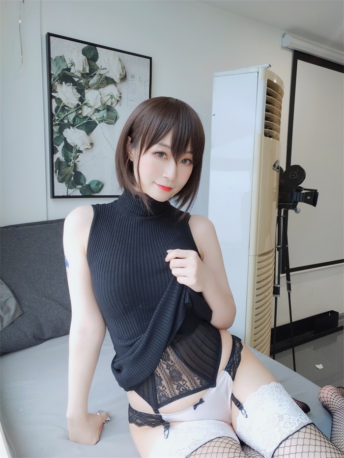 人气动漫Coser@白银81 – 黑色性感包臀裙 [35P/2V/305MB]-萌图网