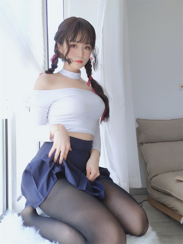 人气动漫Coser@白银81_邻家姐姐的黑丝 [45P/1V/223MB]插图1