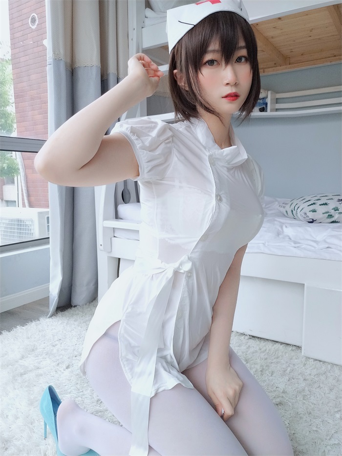 人气动漫Coser@白银81_ 白丝私人小护士 [51P/4V/453MB]插图2