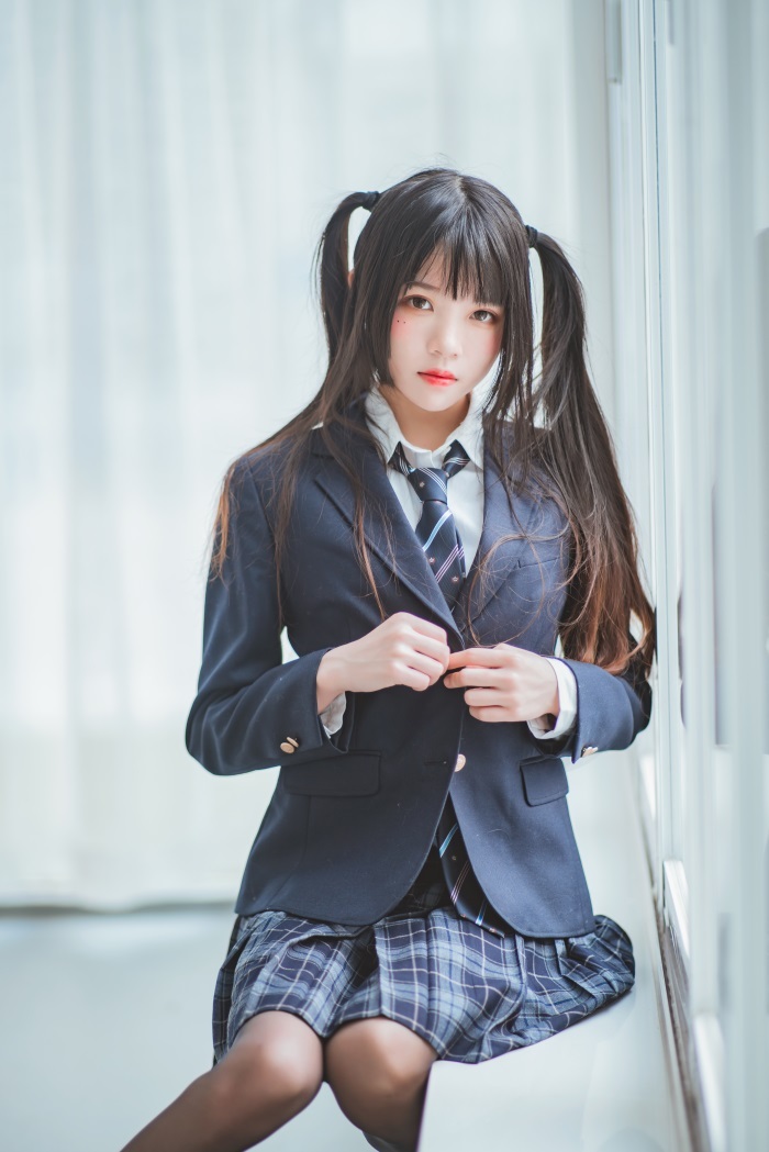 网红Coser@桜桃喵 – 冬季制服丝秀 [45P/593MB]插图3