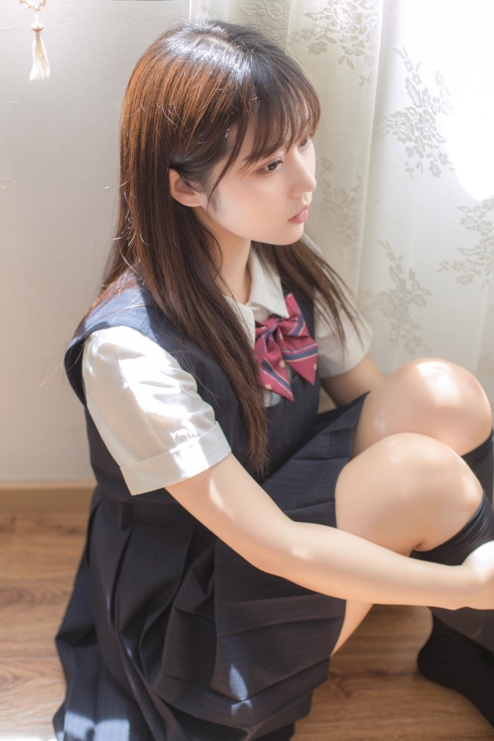 人气动漫Coser@镜酱 – 不知梦 制服 [38P/361MB]插图1