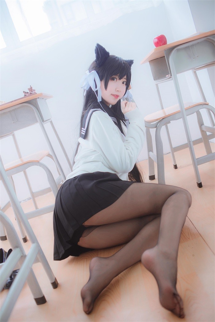 微博红人动漫Coser@-黑川-獒犬黑丝制服 [30P/259MB]插图2