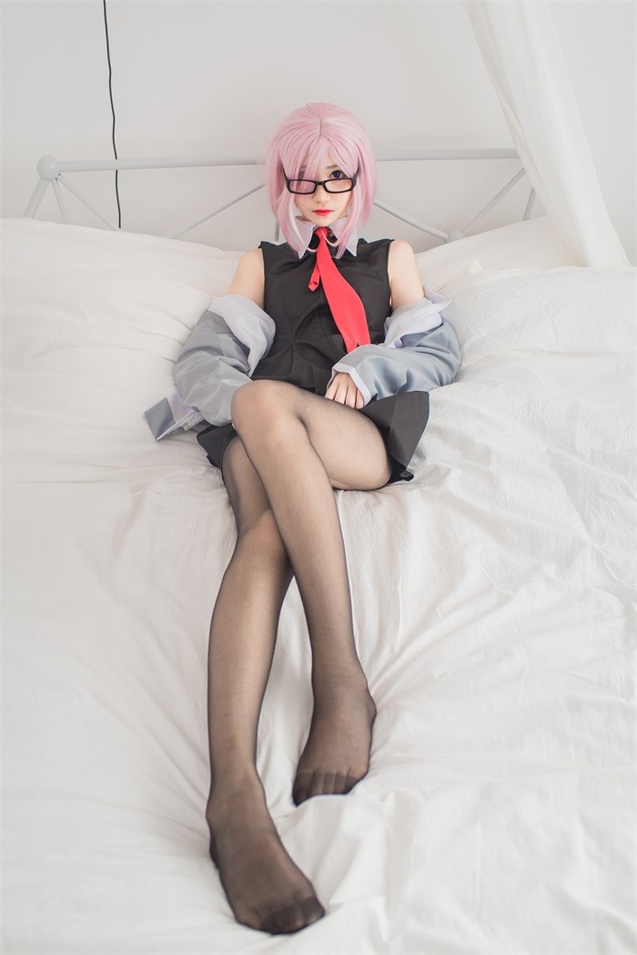 微博红人动漫Coser@南桃Momoko 玛修制服 [29P/34.3MB]插图2