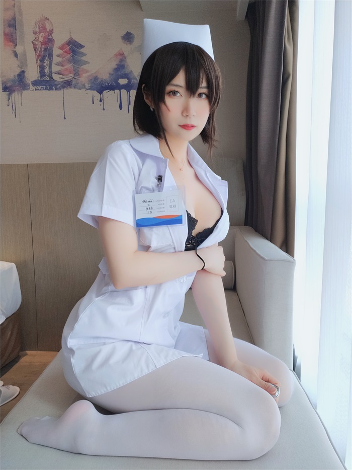 人气动漫Coser@白银81_ 短发小护士 [37P/226MB]插图1