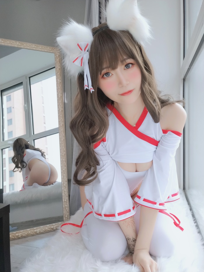 人气动漫Coser@白银81_ 神社饲养的小狐狸 [50P/3V/167MB]插图2