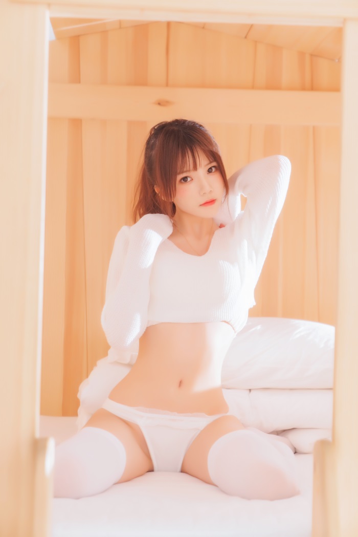 人气动漫Coser@桜桃喵 – 小白 [33P/534MB]插图1