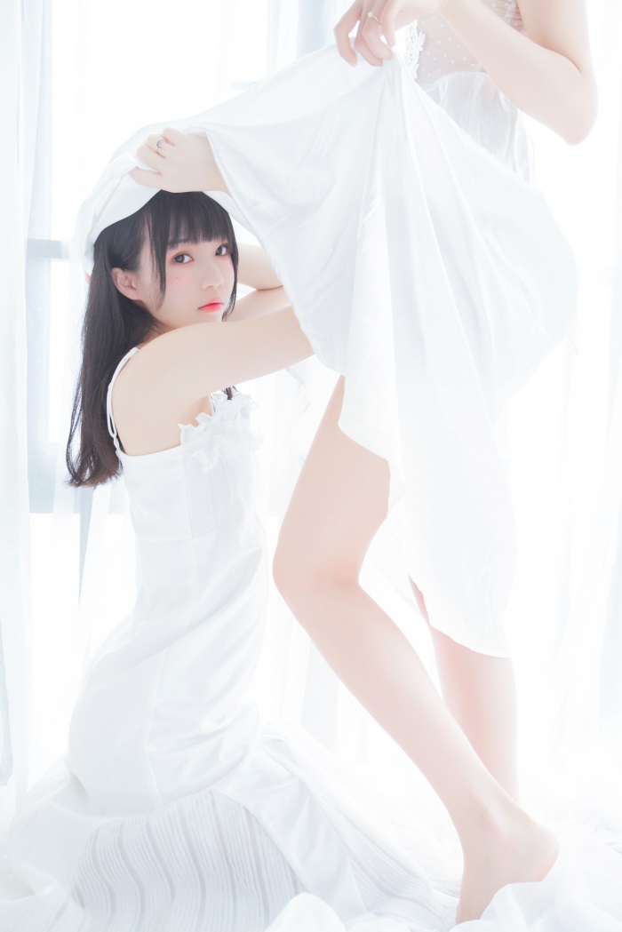 人气Coser@桜桃喵&木绵绵 – 朝(白裙×白裙) [58P/724MB]插图3