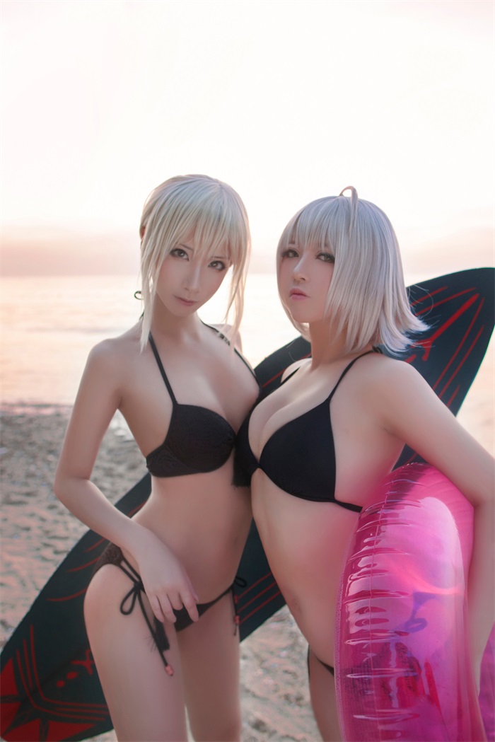 微博人气Coser@半半子&索索 海边泳装 [40P/45MB]插图4