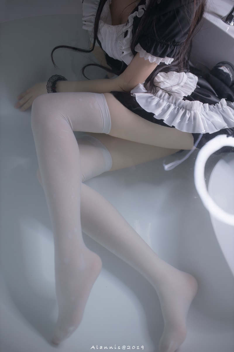 微博红人Coser@雪琪SAMA – 女仆水下版 [22P/1V/498MB]插图4