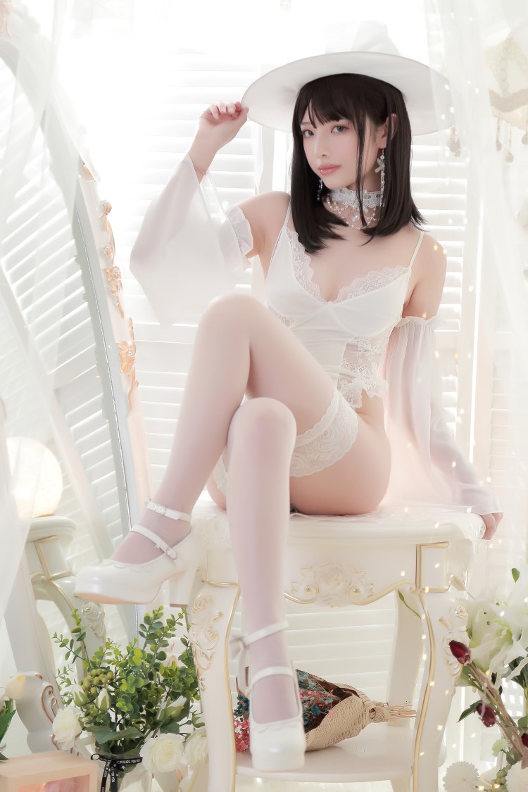 微博红人Coser@雯妹不讲道理  白女巫 [34P/254MB]插图1