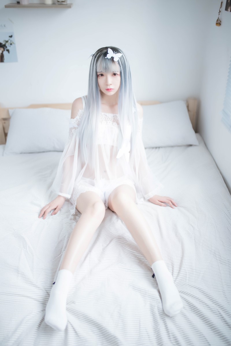 网红Coser@疯猫ss – 透明白纱 [33P/125MB]插图1