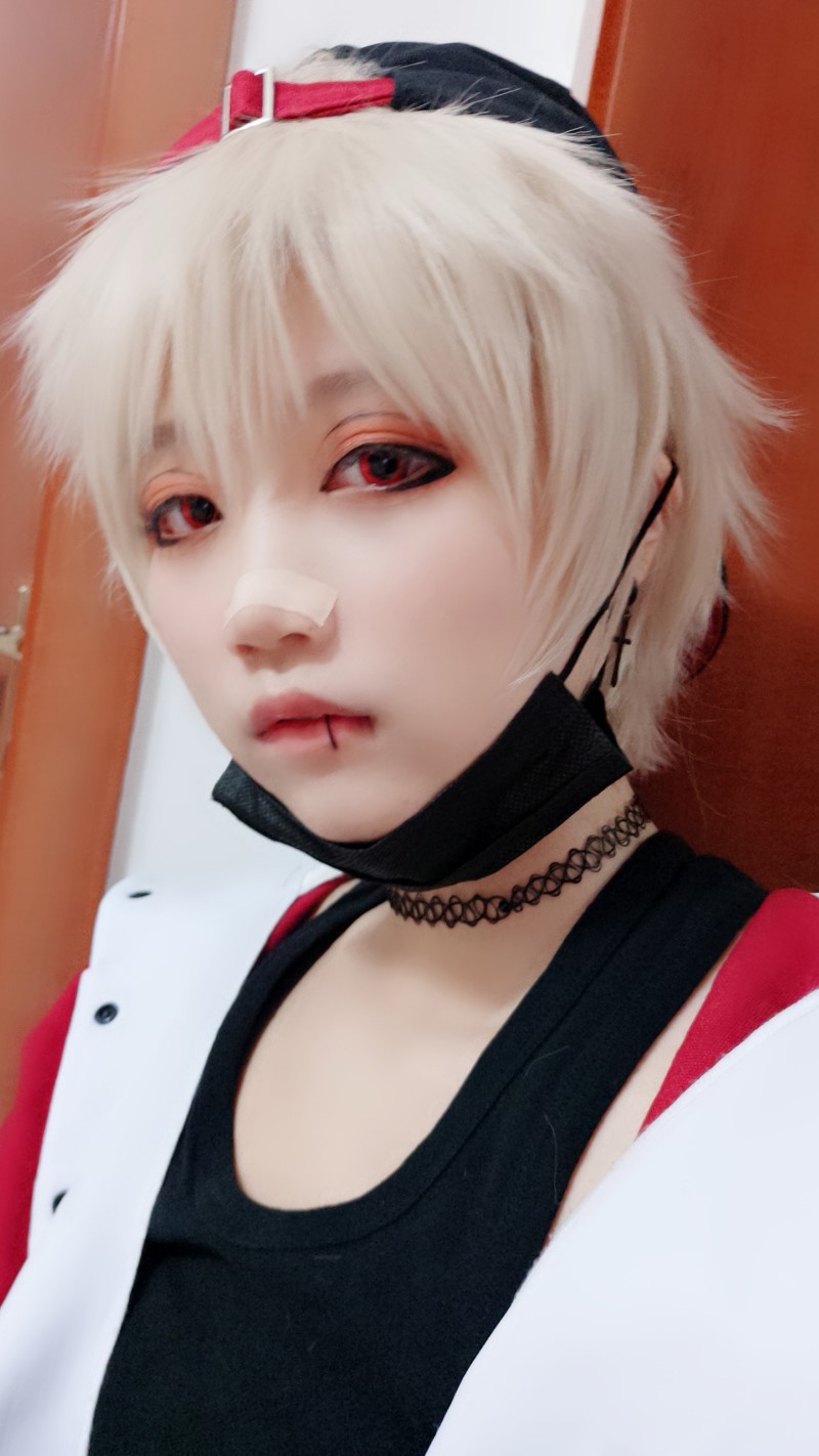 微博红人Coser@五更百鬼 楠 [5P/8MB]插图1