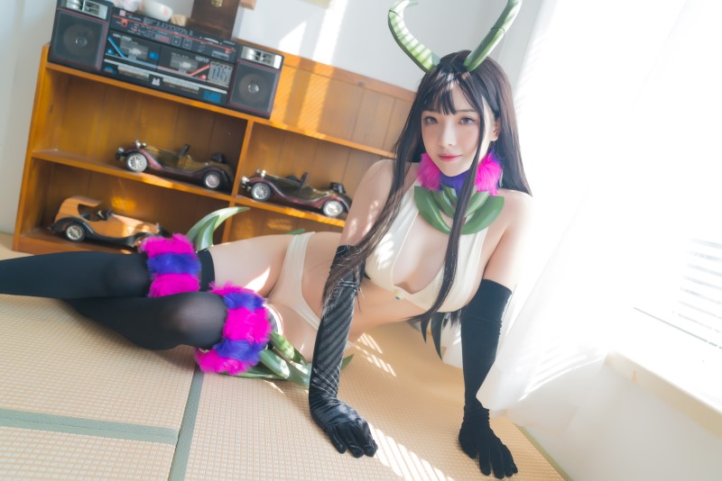 微博红人Coser@雯妹不讲道理 恶魔姐姐 [28P/440MB]插图1