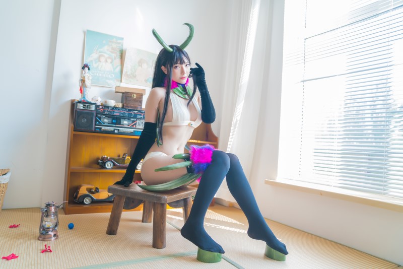 微博红人Coser@雯妹不讲道理 恶魔姐姐 [28P/440MB]插图2