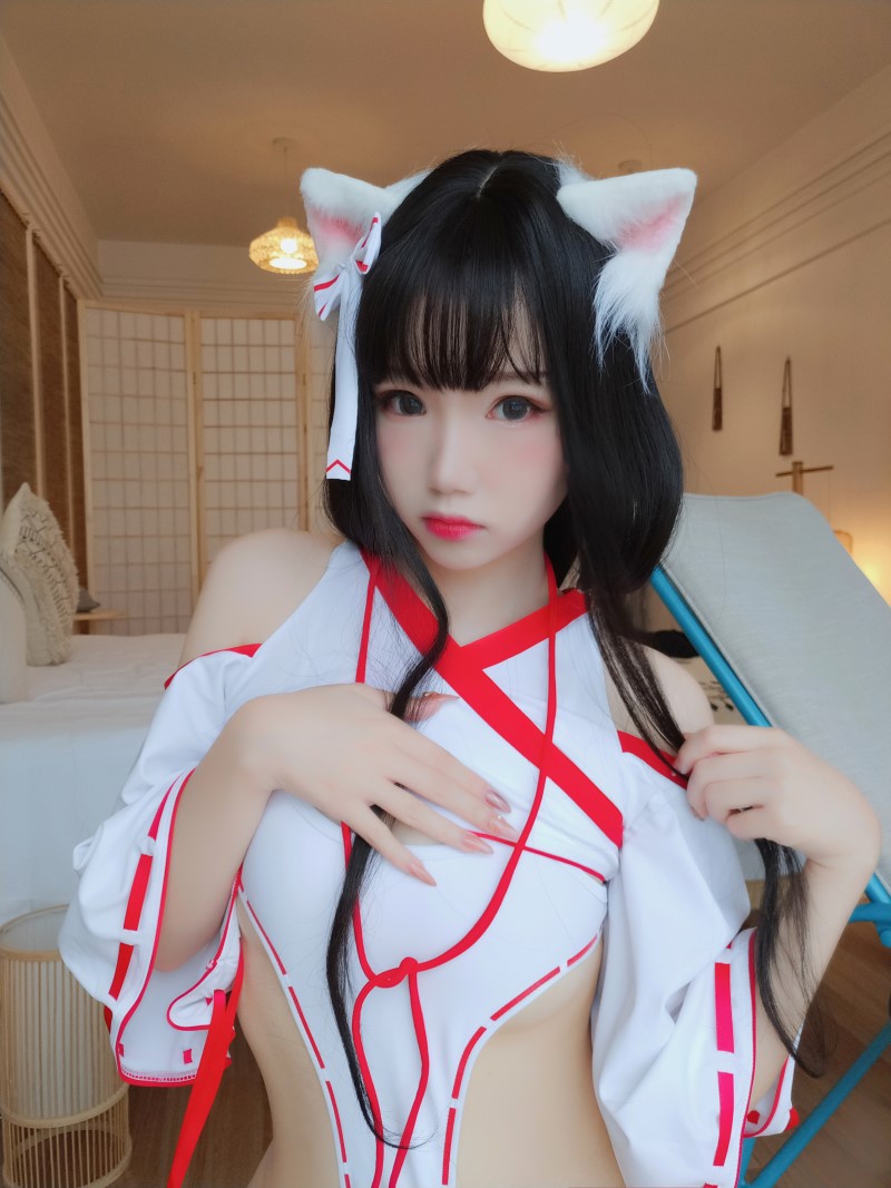 网红Coser@雪晴嘟嘟 神社の猫 [96P/9V/662MB]插图1