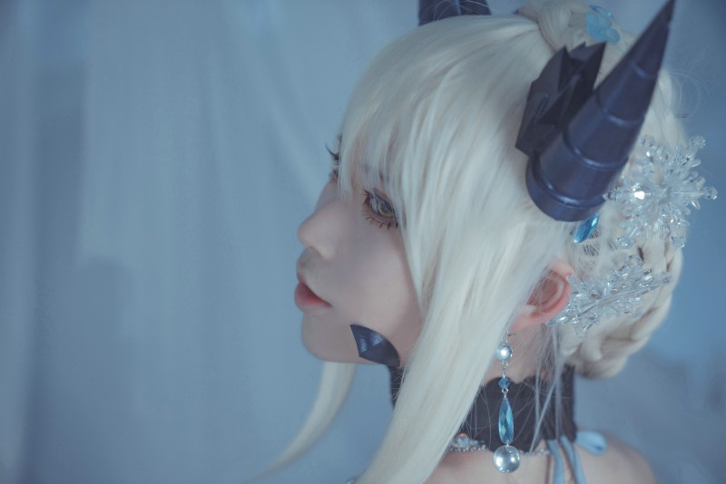 人气动漫Coser@爱老师_PhD 黑枪呆 皇室糖霜 [24P/28M]插图1