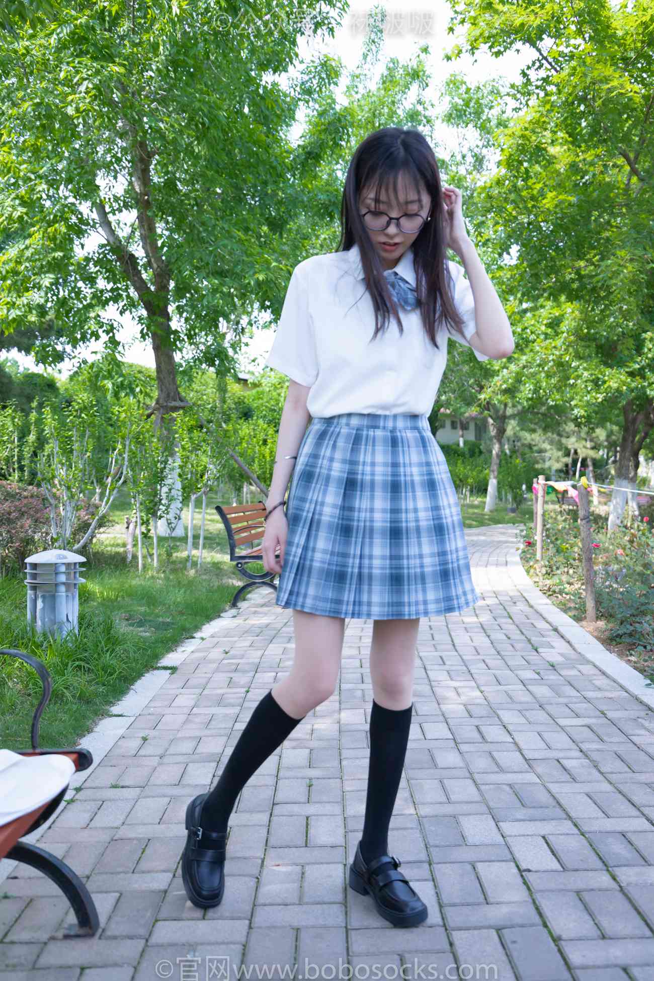 [BoBoSocks袜啵啵]NO.007 稚予-JK制服、皮鞋、黑色中筒棉袜、肉丝 [143P/1V/3.49GB]插图4