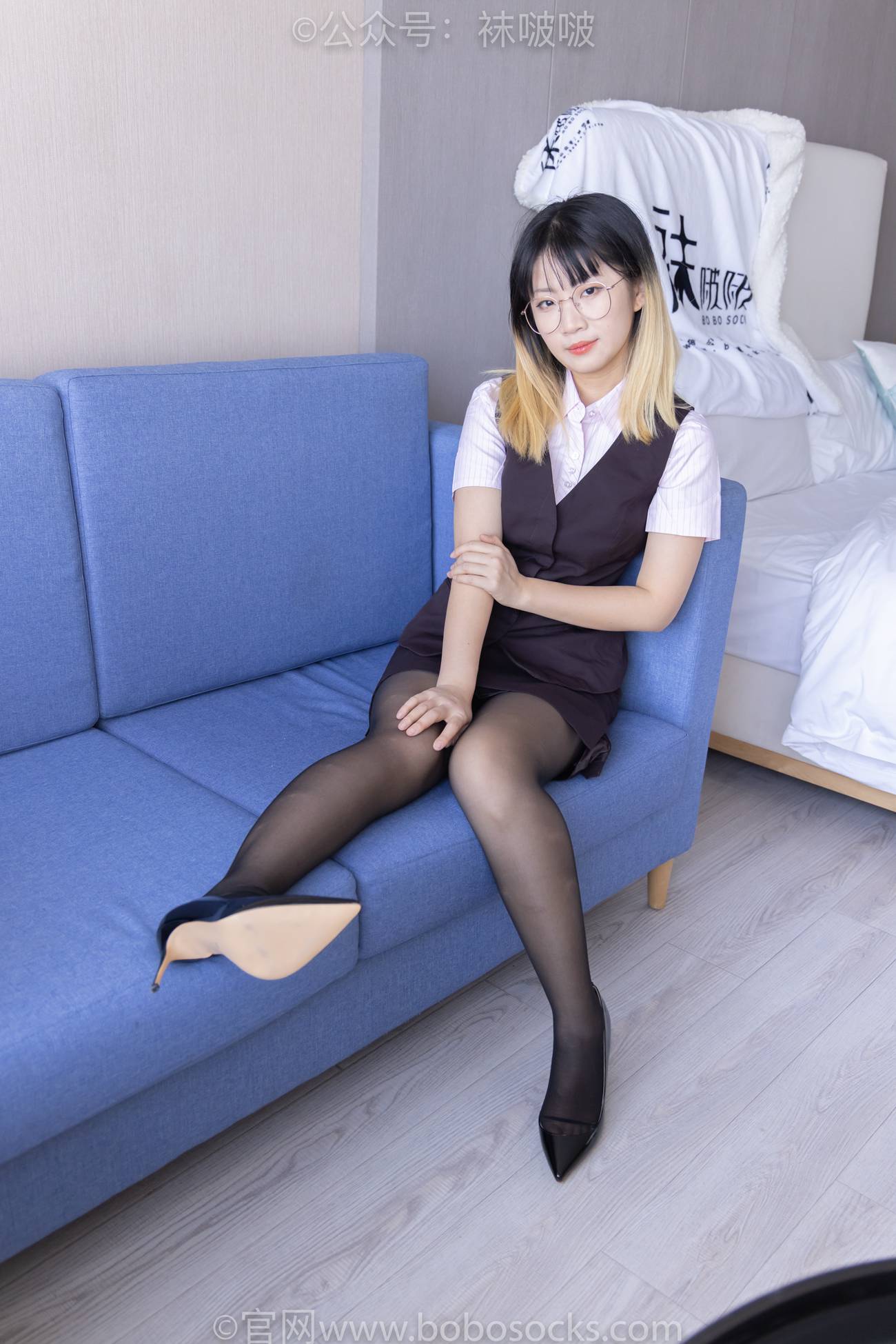 [BoBoSocks袜啵啵]NO.065 砂糖-招行制服、高跟鞋、黑丝 [140P/1V/6.51GB]插图3