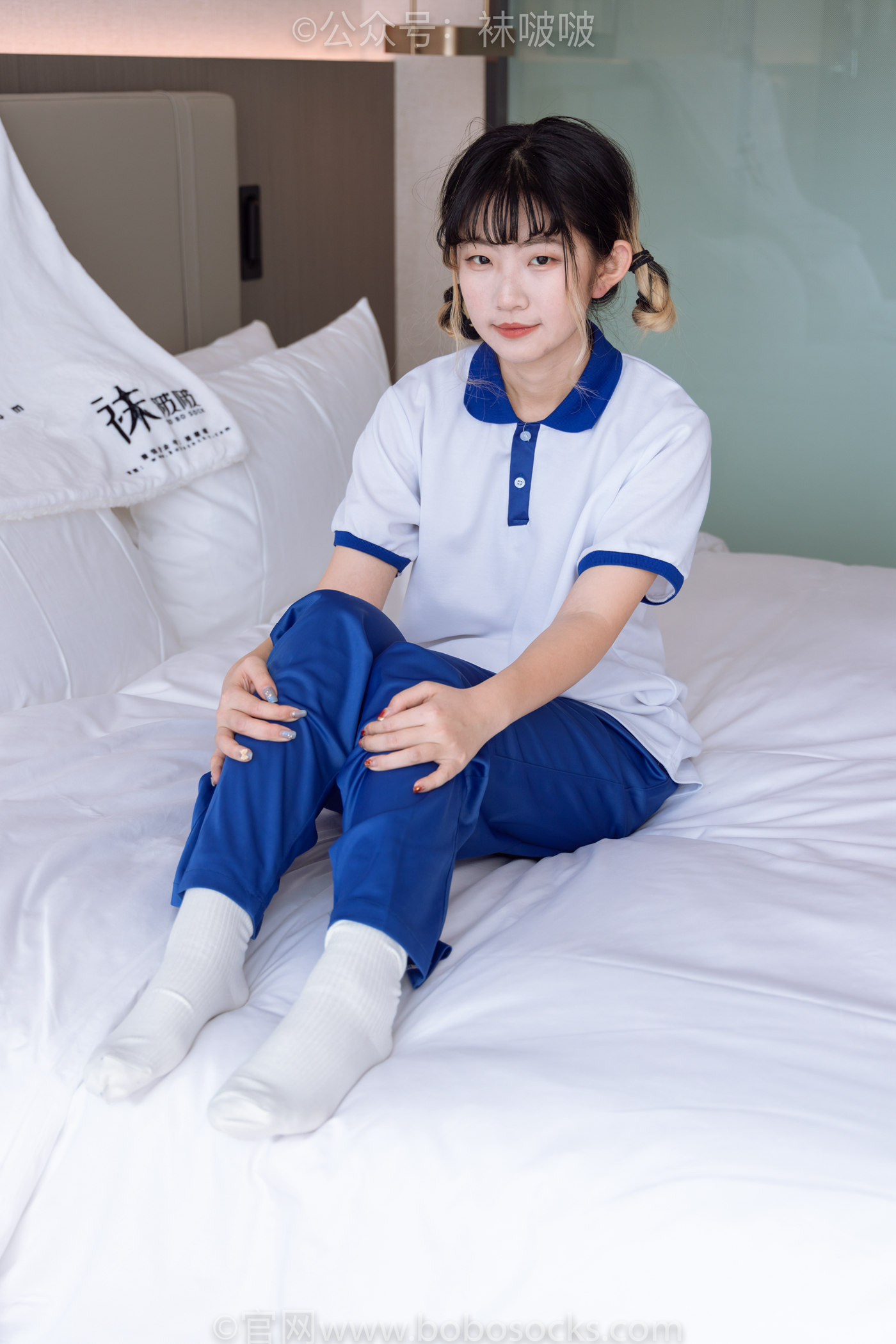 [BoBoSocks袜啵啵]NO.042 砂糖-校服、板鞋、白棉袜、油亮白丝 [139P/1V/6.72GB]插图3