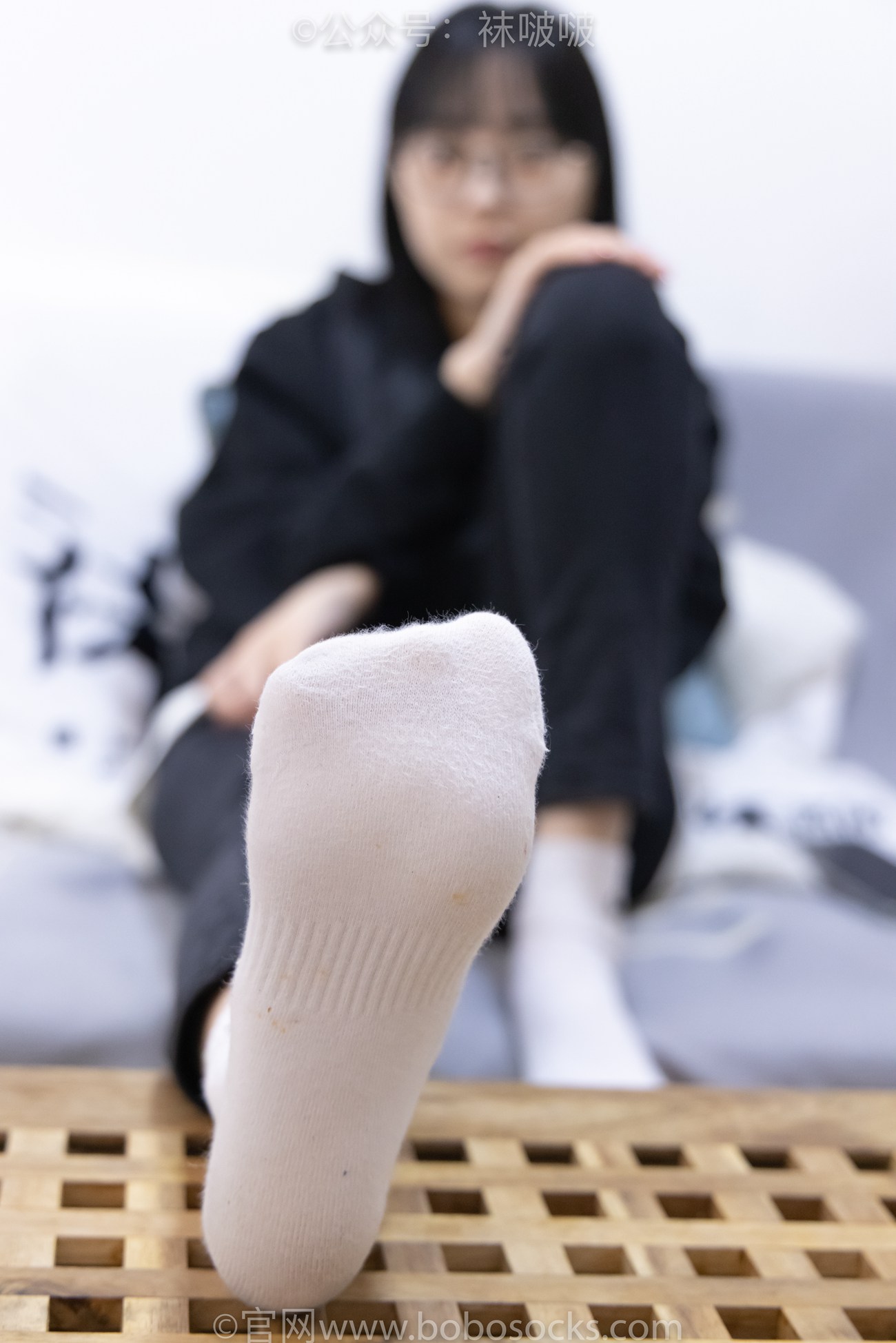 [BoBoSocks袜啵啵]NO.061 稚予-短靴、白棉袜、裸足 [145P/1V/6.96GB]插图1