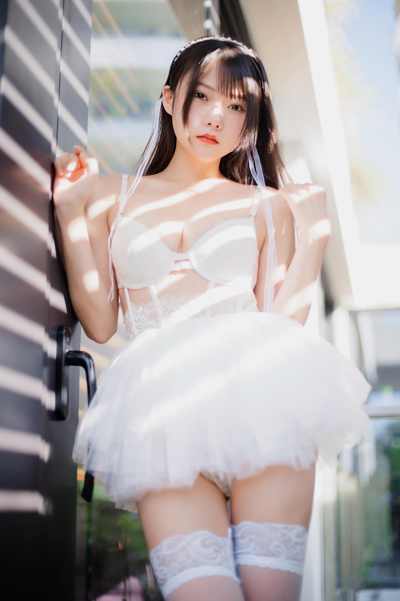 网紅Coser@香草喵露露 杨枝甘露 白色纱裙 [48P/1V/1.22GB]插图2