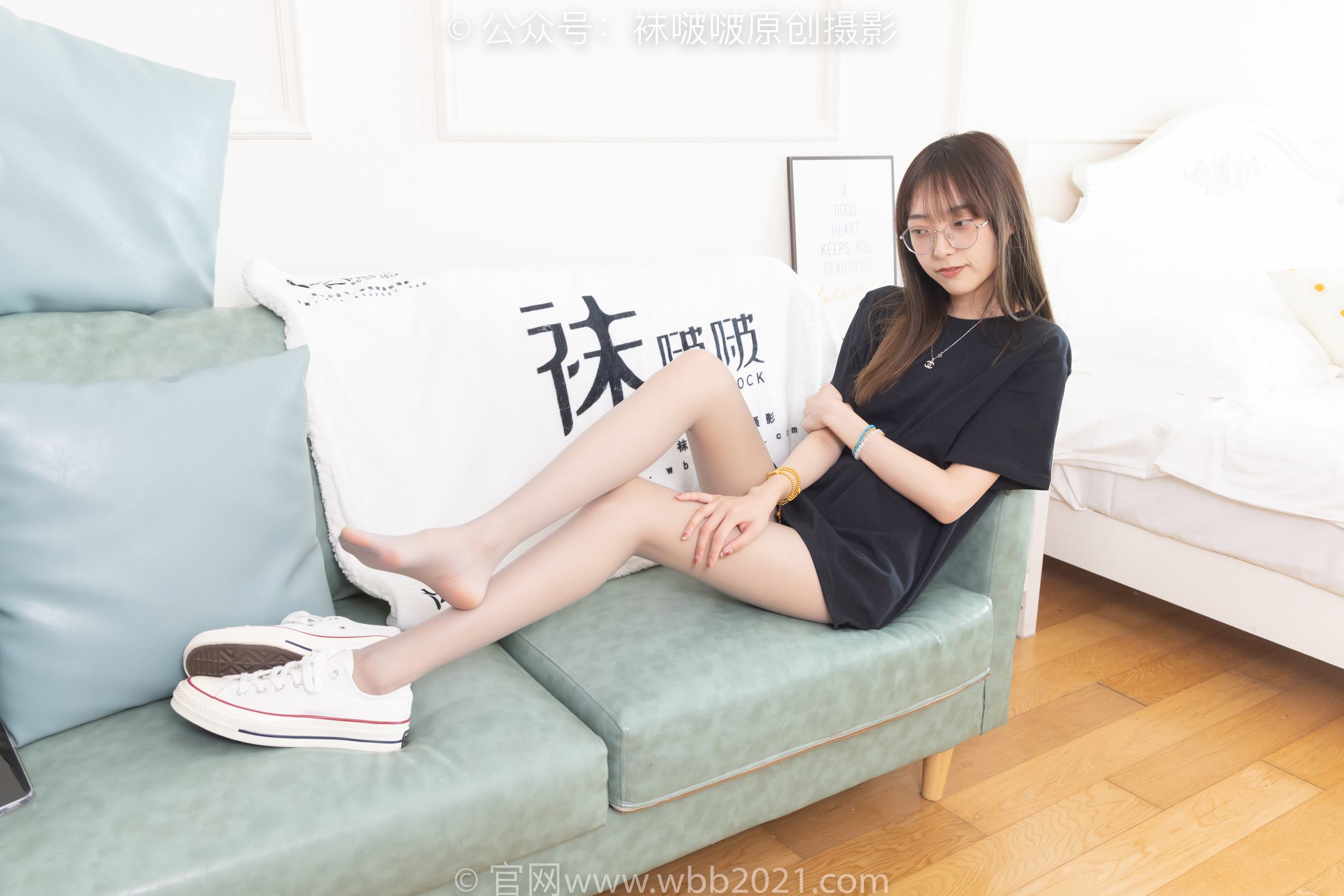 [BoBoSocks袜啵啵]NO.379 稚予-板鞋、灰丝[140P/1V/5.33GB]插图4