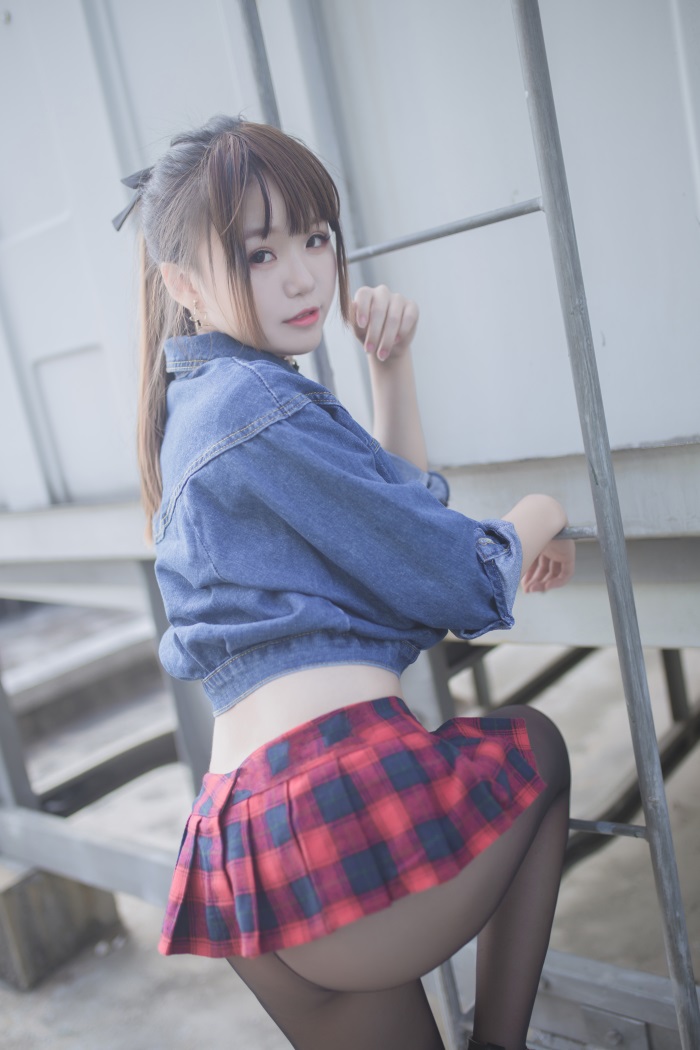 网红Coser@Yoko宅夏Cos – 红色格子 [32P/188MB]插图2