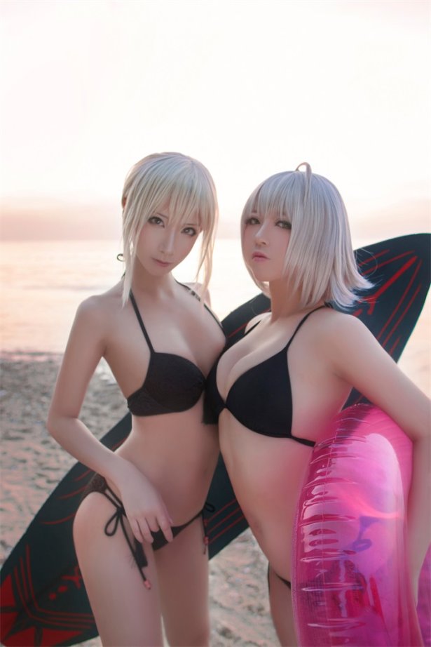 微博人气Coser@半半子&索索 海边泳装 [40P/45MB]-萌图网