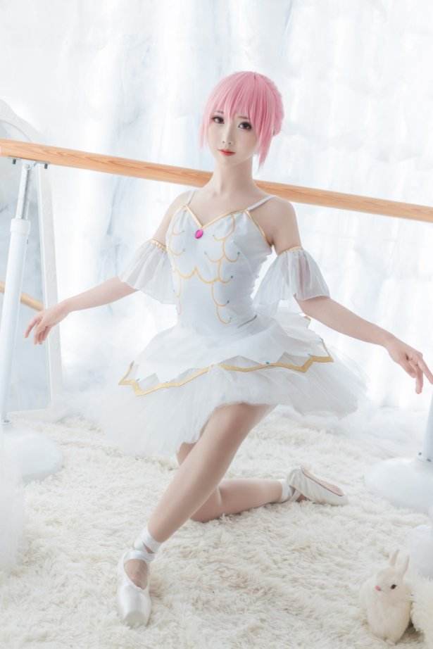 人气动漫Coser@面饼仙儿 – 小圆芭蕾 [12P/96MB]-萌图网