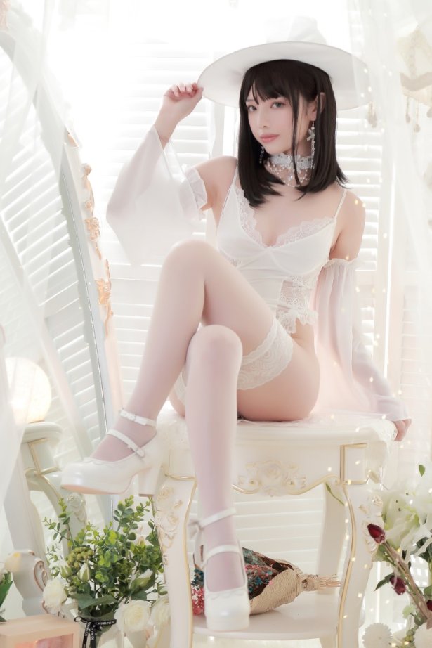 微博红人Coser@雯妹不讲道理  白女巫 [34P/254MB]-萌图网