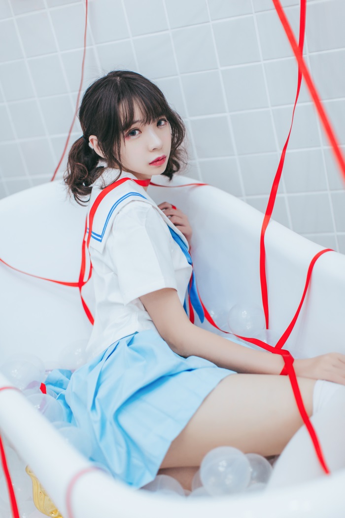 网红Coser@疯猫ss – 浴室JK [21P/172MB]插图3