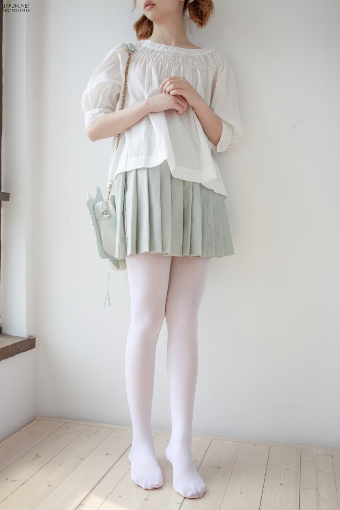 森萝财团精品写真@JKFUN-009 50D白丝按摩仪 [105P/1V/3.05GB]插图2