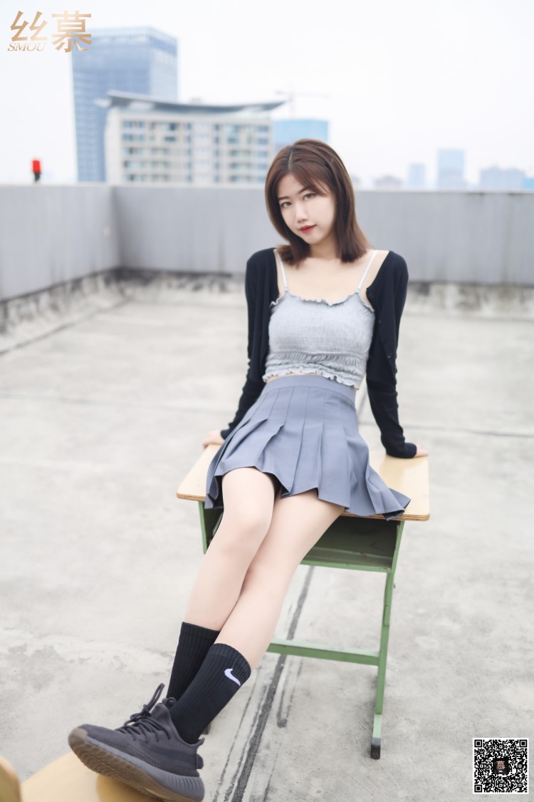 丝慕写真 SM288 天天一元 米朵《天台玩丝的两和小姐姐》[77P/105MB]插图2