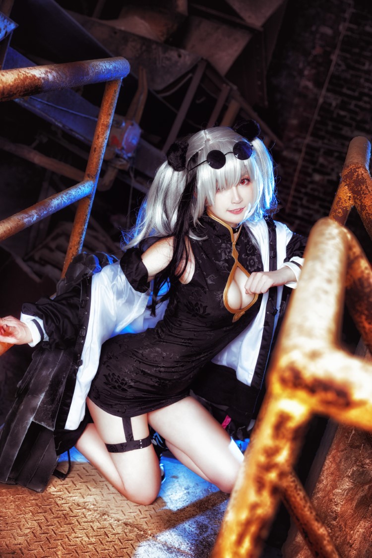 网红Coser@yui金鱼 – 食铁兽 [15P/216MB]插图1