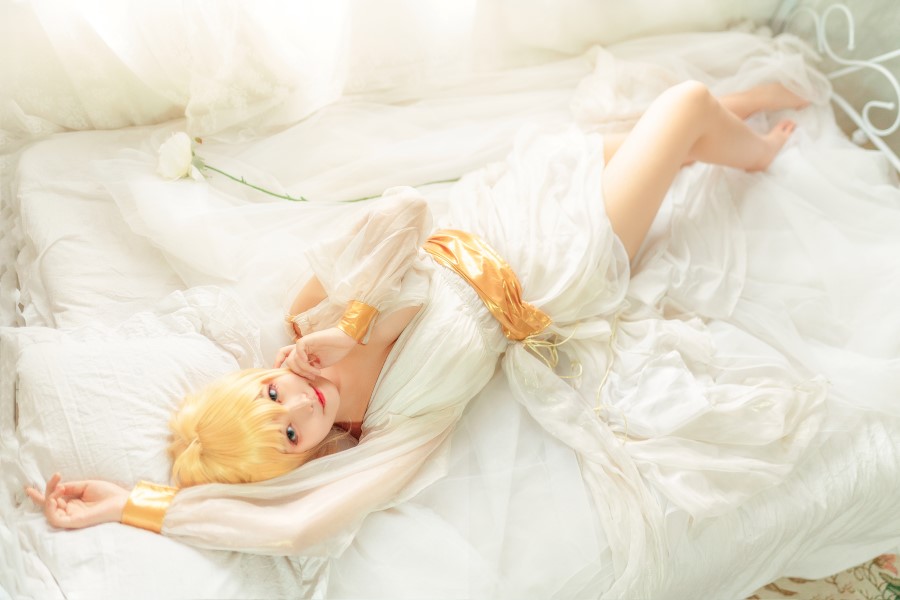 微博二次元coser@蜜汁猫裘 尼禄睡裙[10P/138MB]插图2