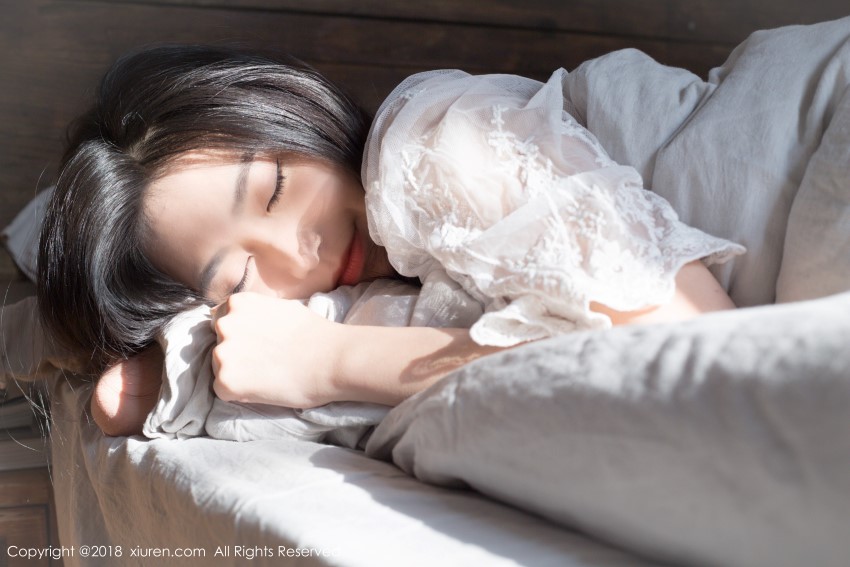 [XIUREN秀人网] 2018.05.22 No.1024 许诺Sabrina [82P341MB]插图1