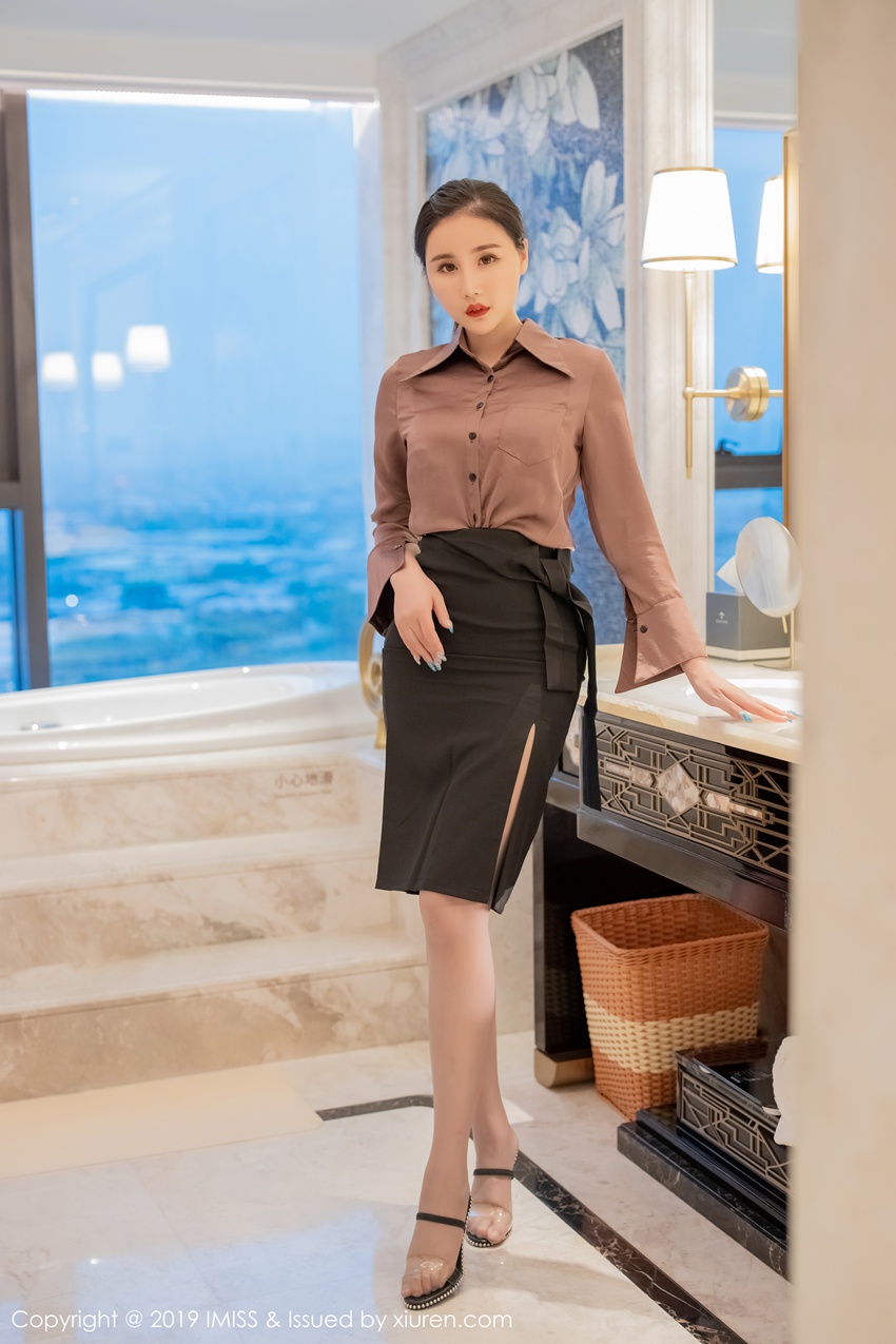 [IMiss爱蜜社]IMS20191009VOL0380 2019.10.09 VOL.380 肌肤雪白胜雪的美女 张静雅miya[33+1P/89.9M]插图1