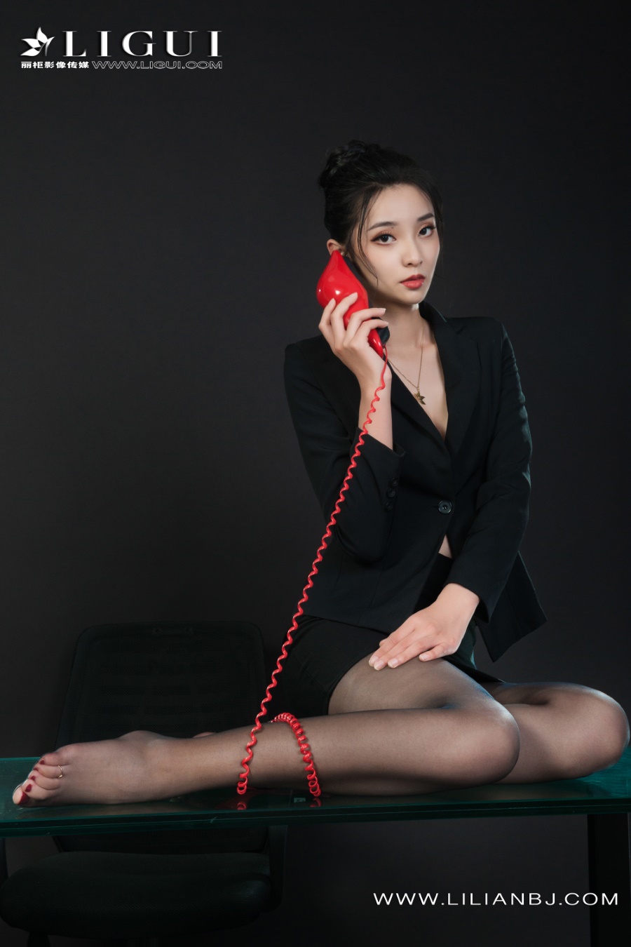 [Ligui丽柜]2022.01.12 《寂寞的等待》伊萱 [57+1P/66MB]插图2