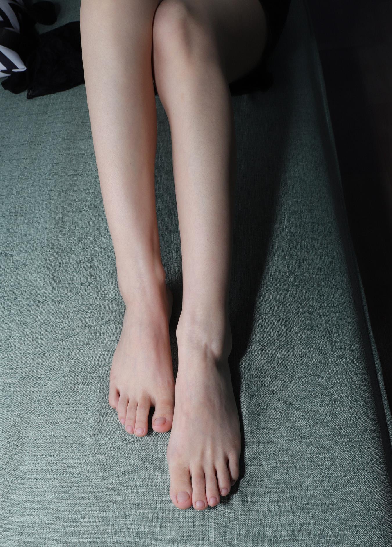 [Pary学生模拍] No.016 极品美女小芳第二季室内展示修长美jiao [139P/550MB]插图4