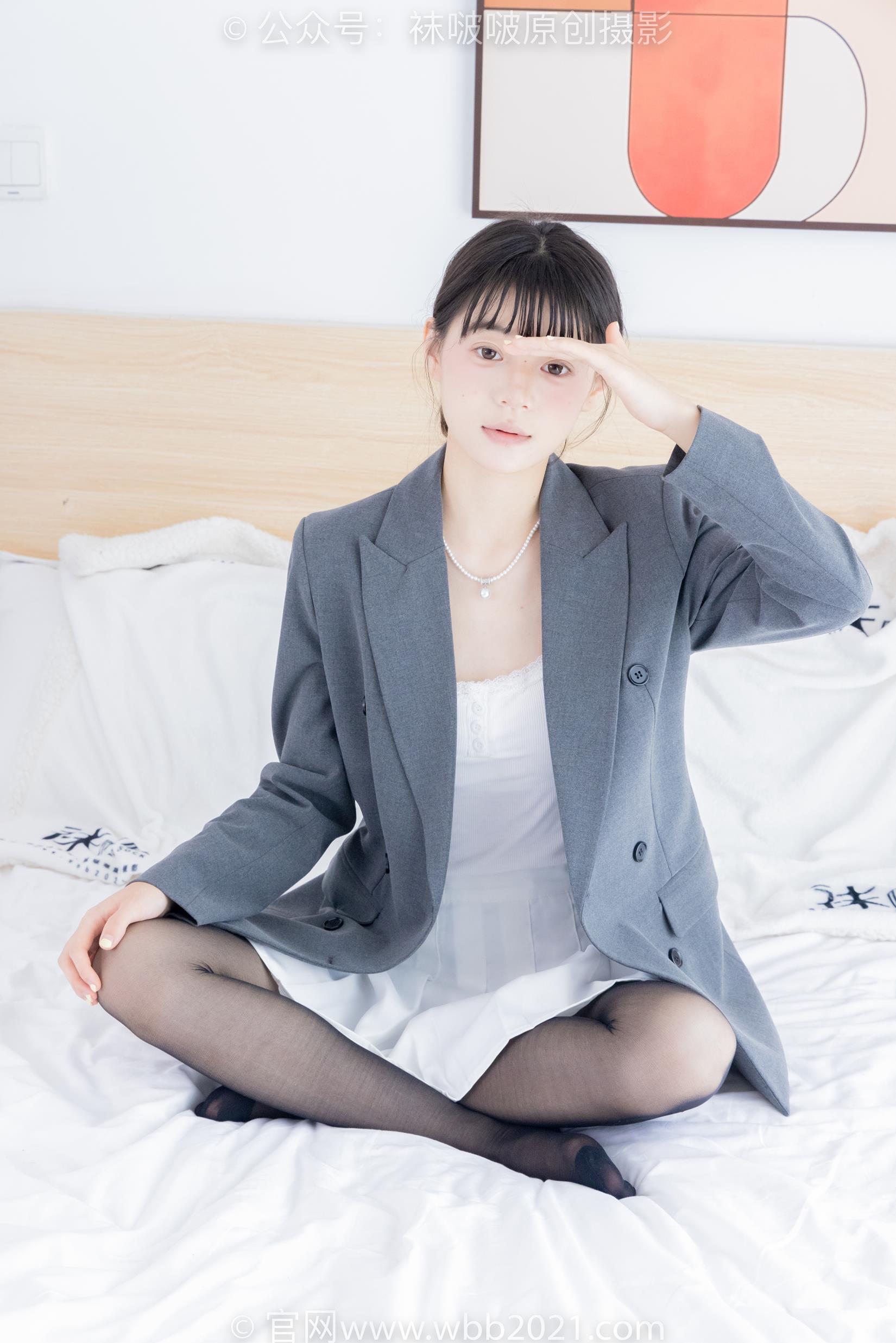 [BoBoSocks袜啵啵]NO.404 糯米-板鞋、黑丝、ol风[145P/1V/6.13GB]插图5