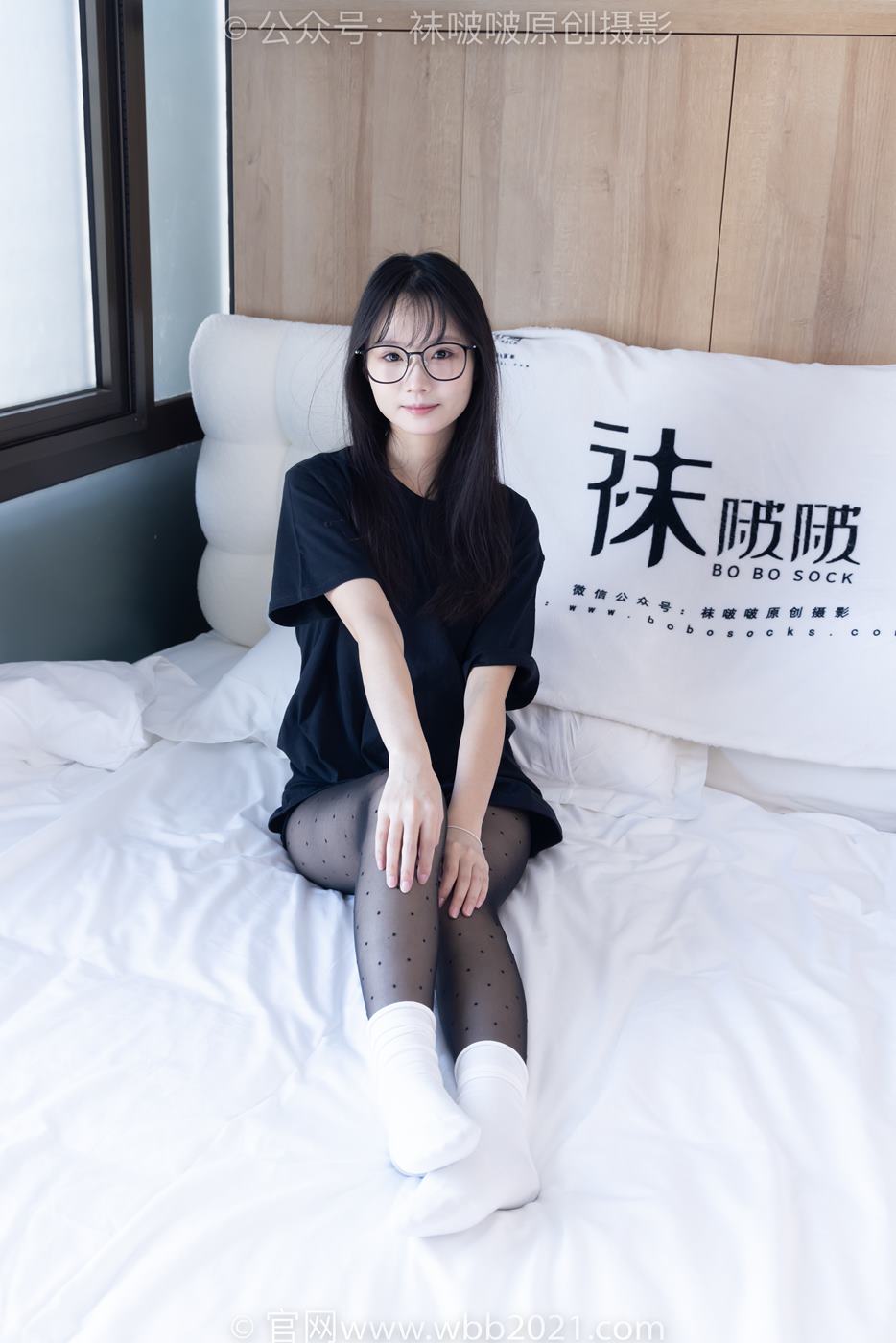 [BoBoSocks袜啵啵]NO.418 甜甜圈-板鞋、白棉袜、波点黑丝[145P/1V/5.87GB]插图6