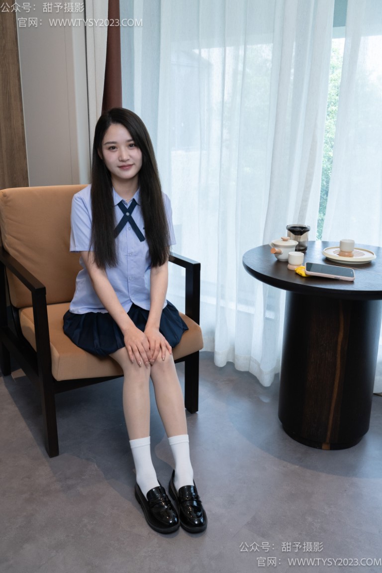 甜予摄影 NO.081期：澜澜-皮鞋、两双白棉袜、肉丝（脚尖加固款）[140P/2V/10.24GB]插图1